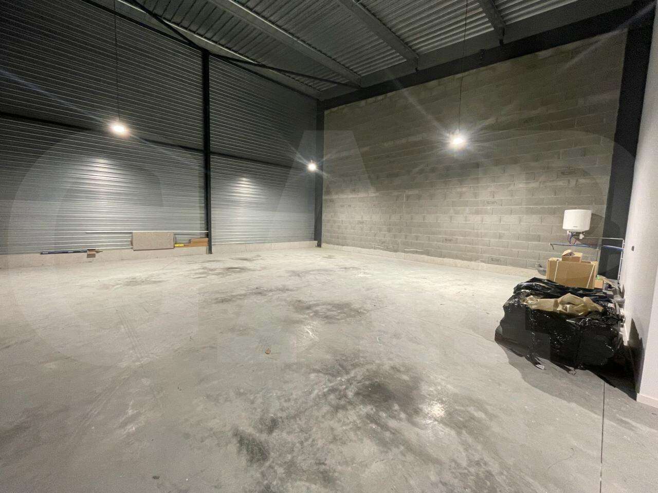 Local à vendre 300m² à Liffré A84