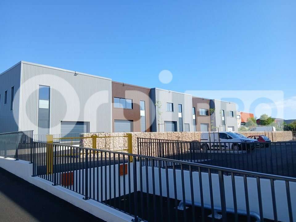 Vente local neuf 192m² à Vailhauquès ZAC Bel-Air