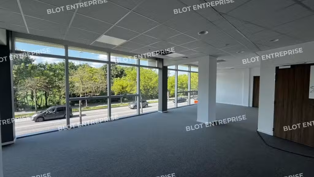 A louer bureaux 380m² R+1 à Rennes Cleunay