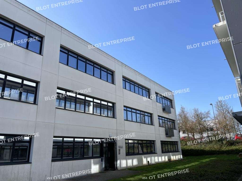 A vendre bureaux 403m² Rennes Atalante Champeaux