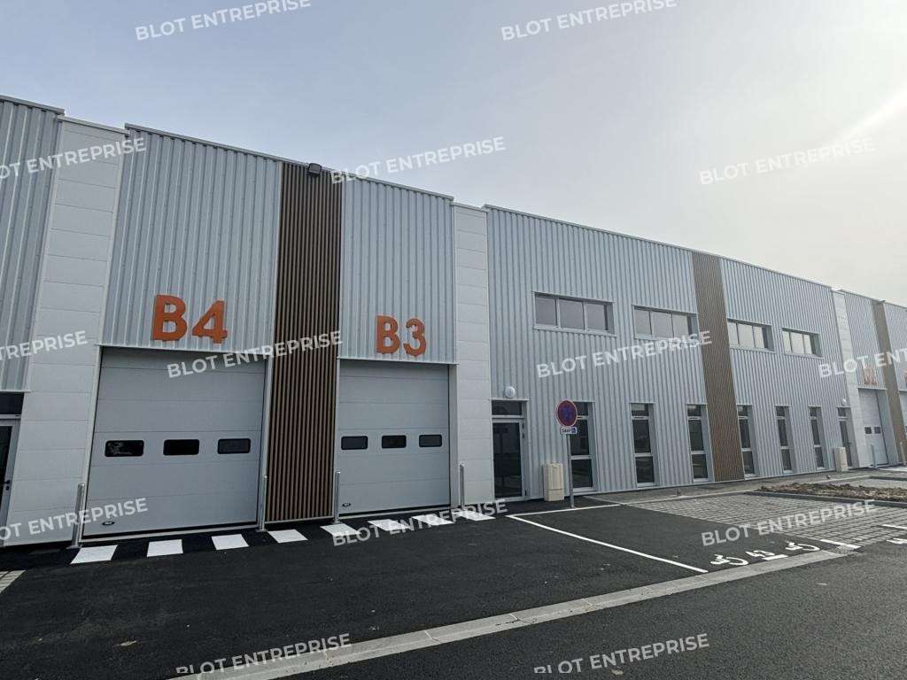 A louer cellule d'activités 173m² à Treillières