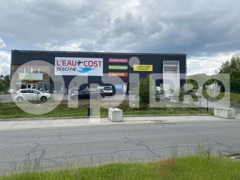 Local commercial 750m² à louer à Limoges