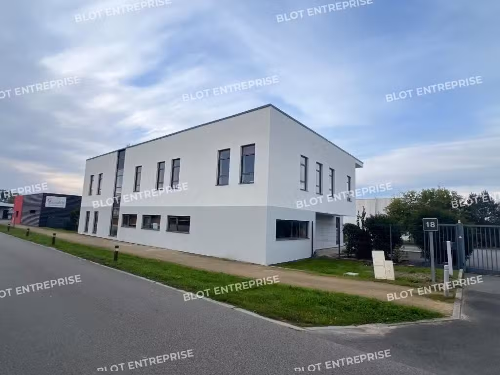 A vendre bureaux 652m² aux Sorinières