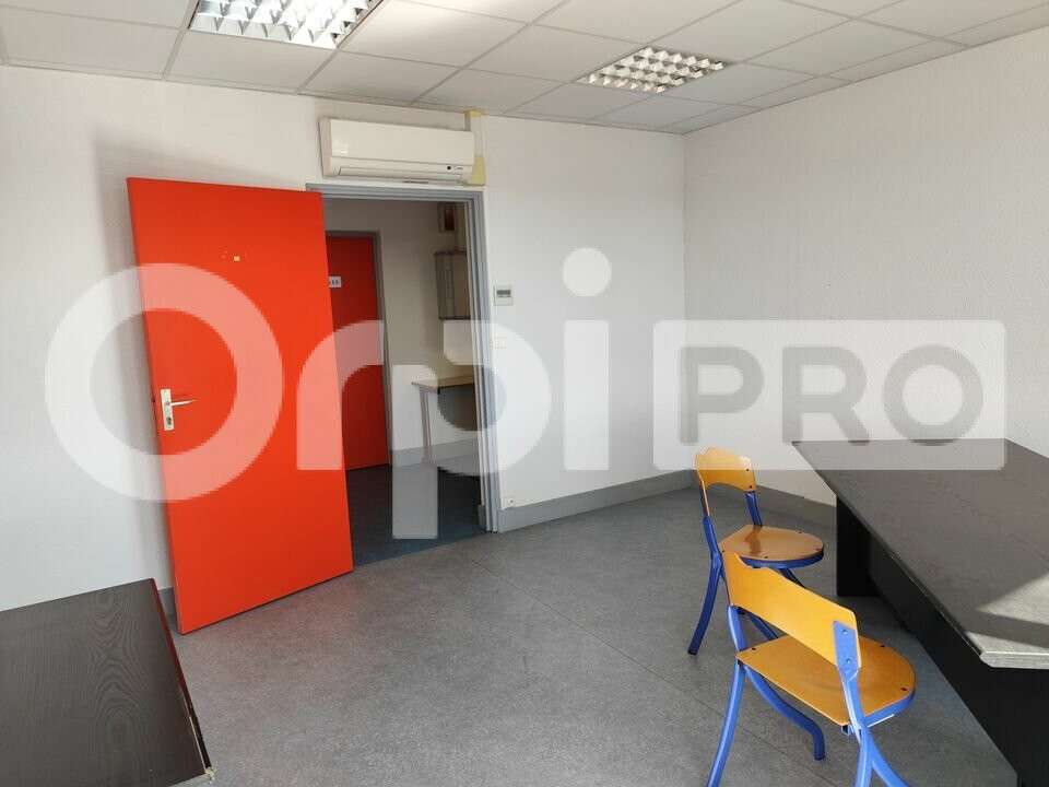 A louer bureaux 18m² R+2 à Limoges Sud Romanet