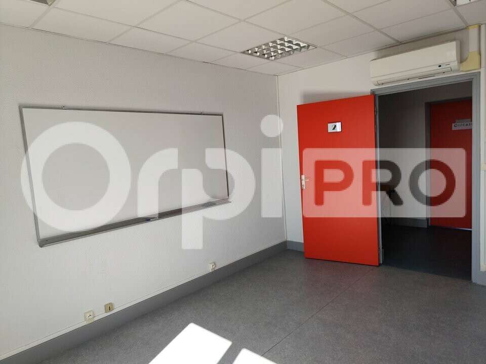 A louer bureaux 14m² R+2 à Limoges Magret Romanet