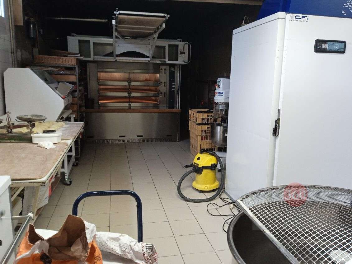 Vente boulangerie centre commercial en village 47