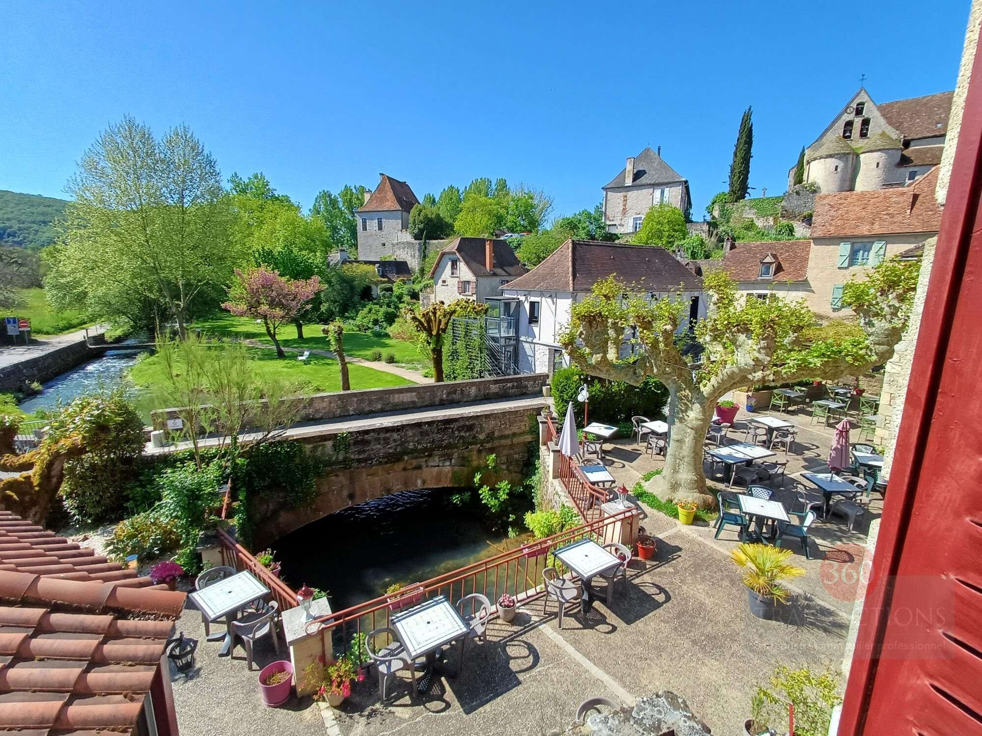 À vendre hôtel restaurant idéalement situé Creysse