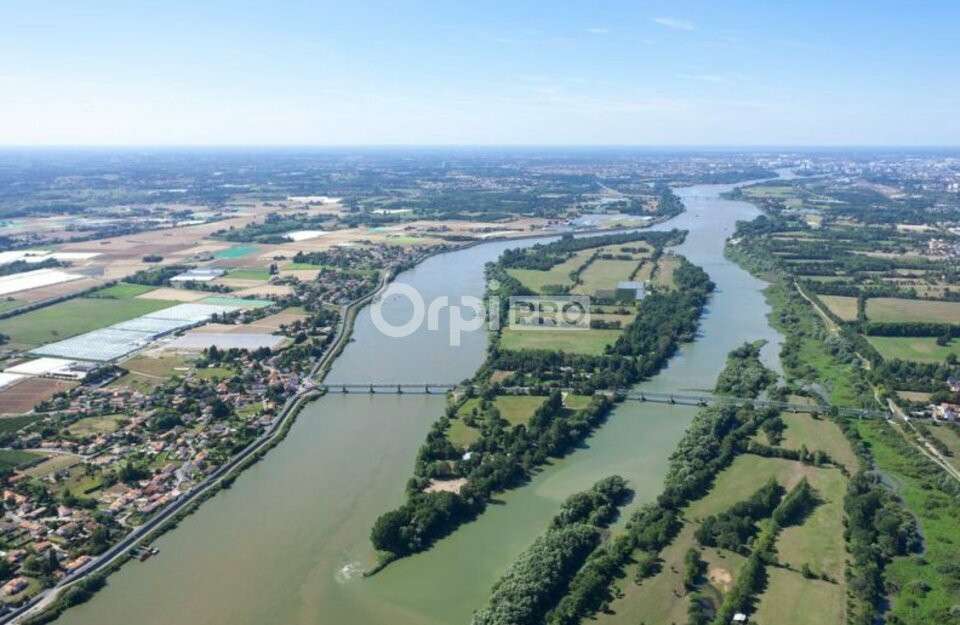A louer local commercial 600m² à Divatte-sur-Loire