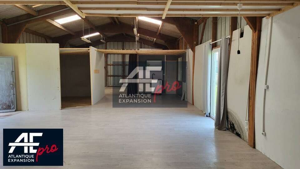 Entrepôt 168m² à louer à l'entrée de Saint Nazaire