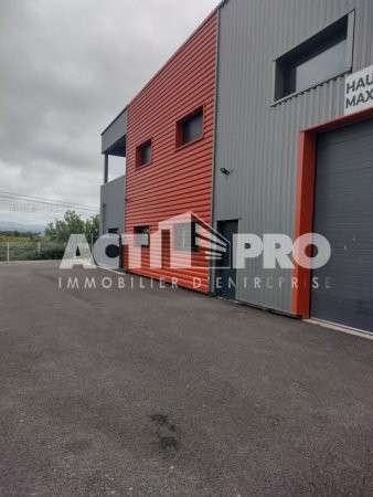 À louer entrepôt 330m² proche autoroute Rivesaltes