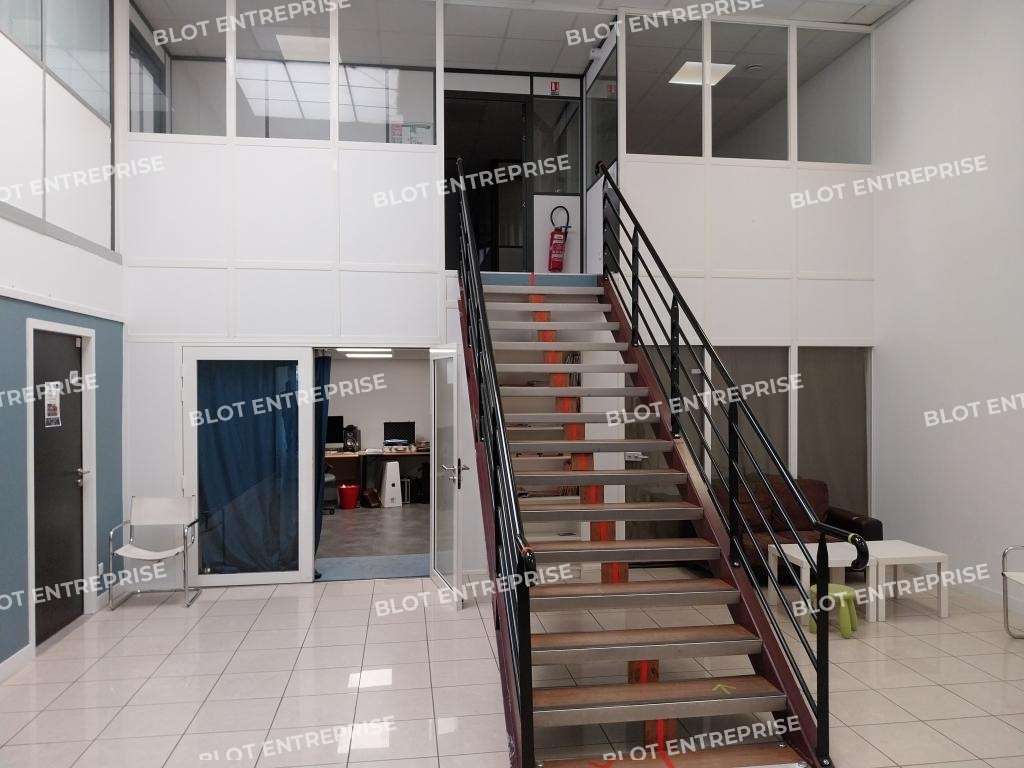 Vente locaux d'activités 1839m² à Nantes Chantenay