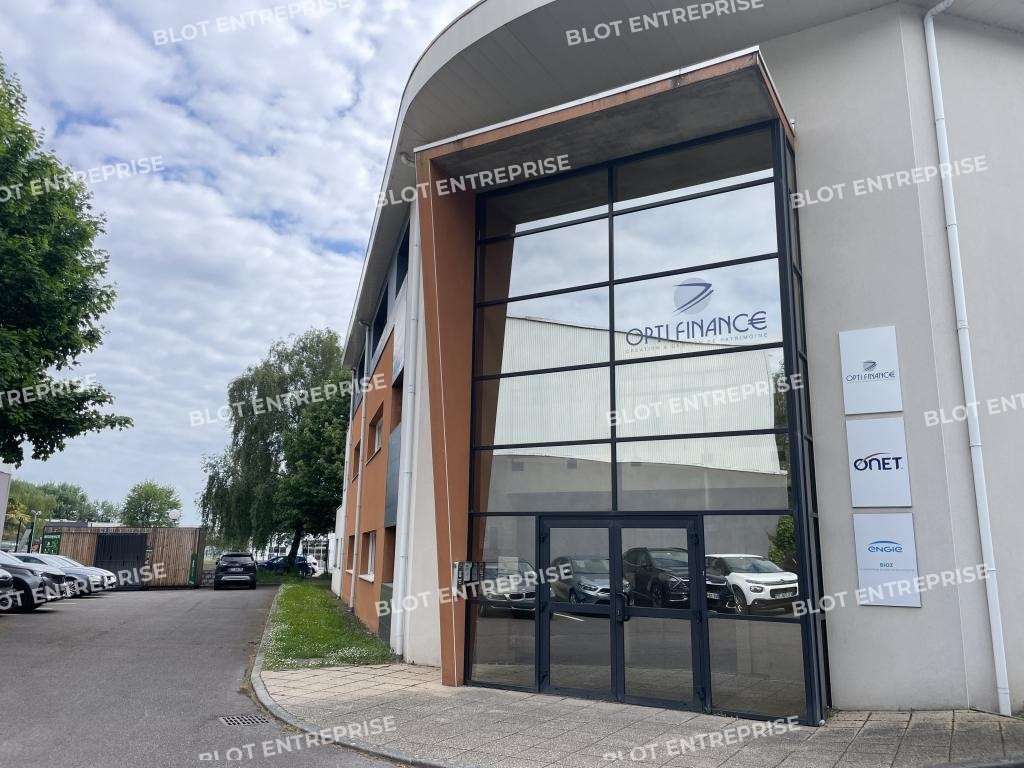 A louer bureaux 370m² R+1 à Saint-Grégoire
