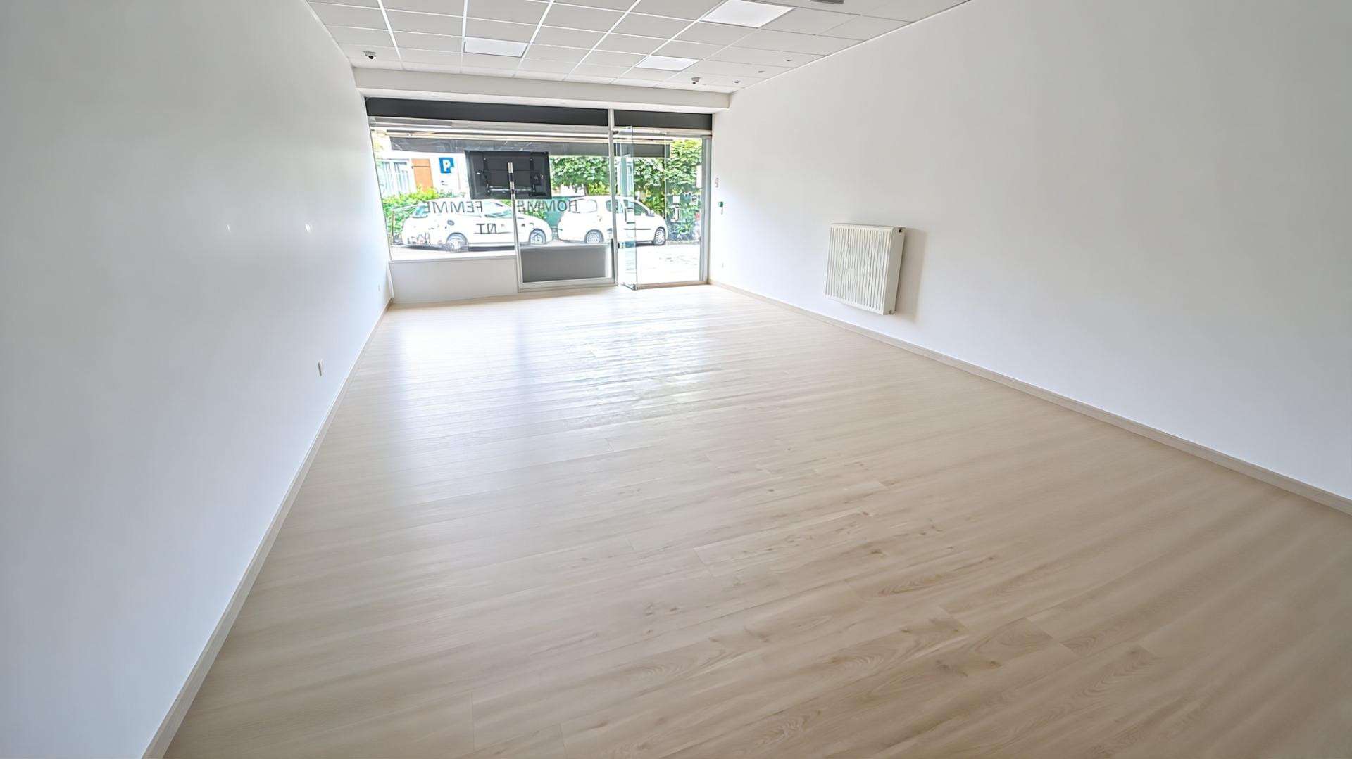 Vente local commercial rénové 55m² au Bouscat