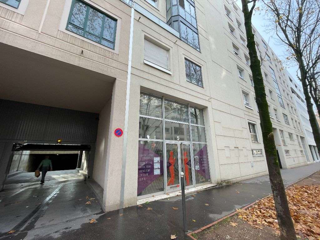 A vendre local professionnel à Lyon 3e 