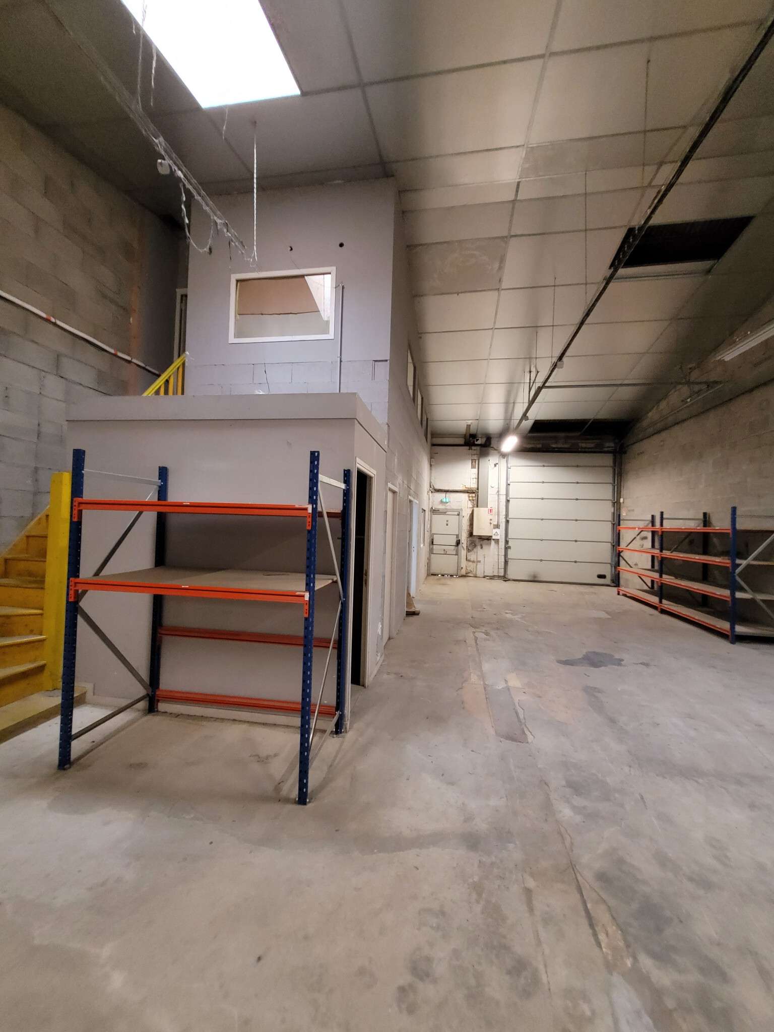 A louer local d'activité 210m² Lyon Sud A7 / A450