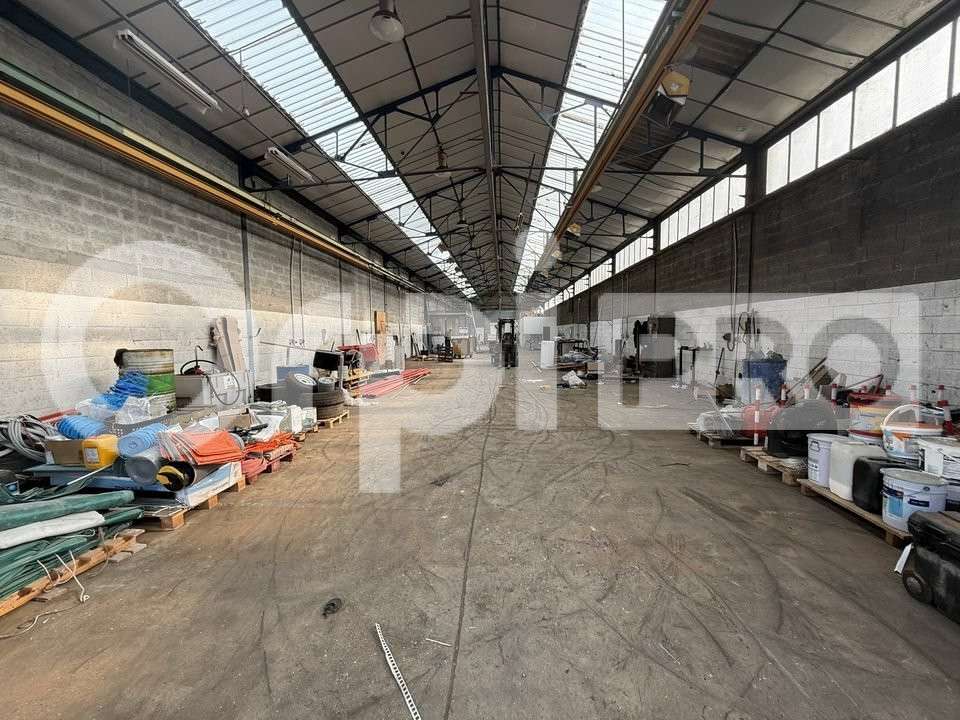 Local industriel 560m² à louer ZI Sandouville A29