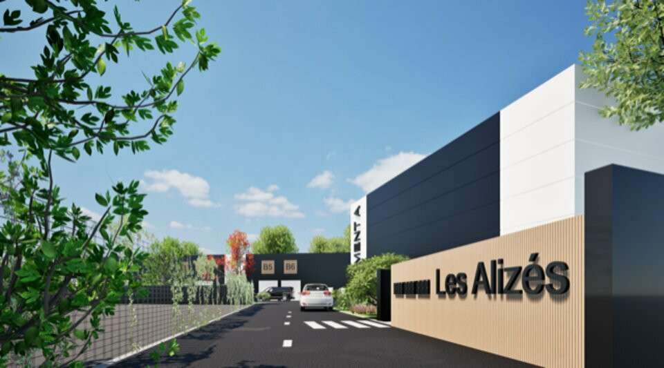 Local d'activité 2040m² à vendre à Brech 