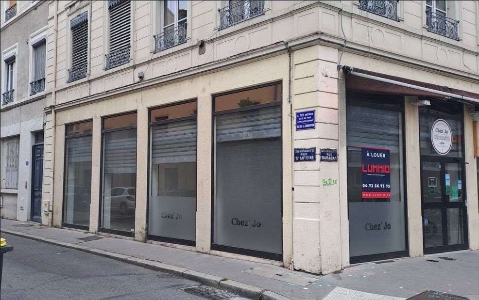 Location local en angle Lyon 3 proche Cr Lafayette