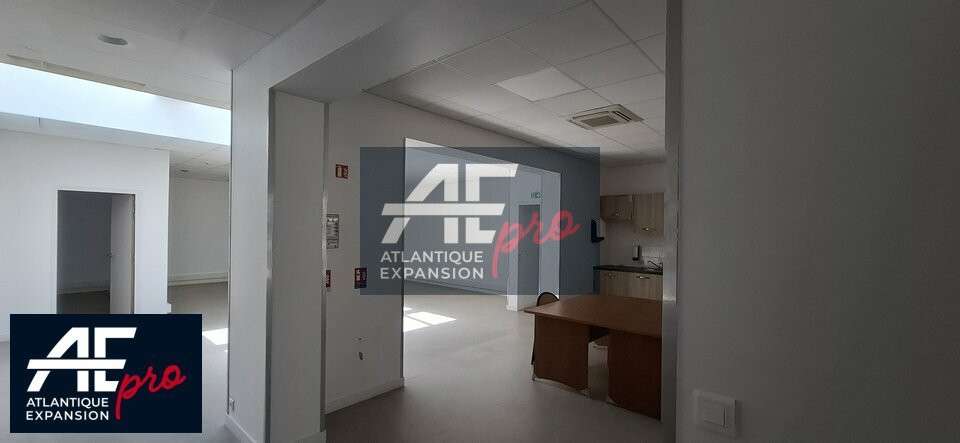Local lumineux 251m² à louer à Saint Nazaire