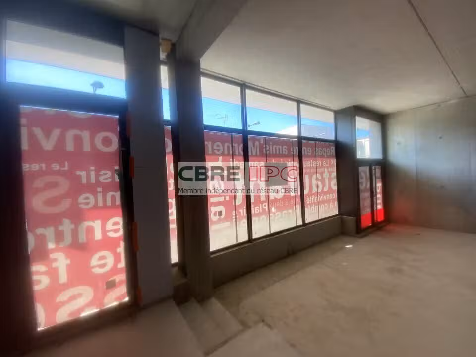 Vente commerce 145m² à Mont de Marsan Arènes