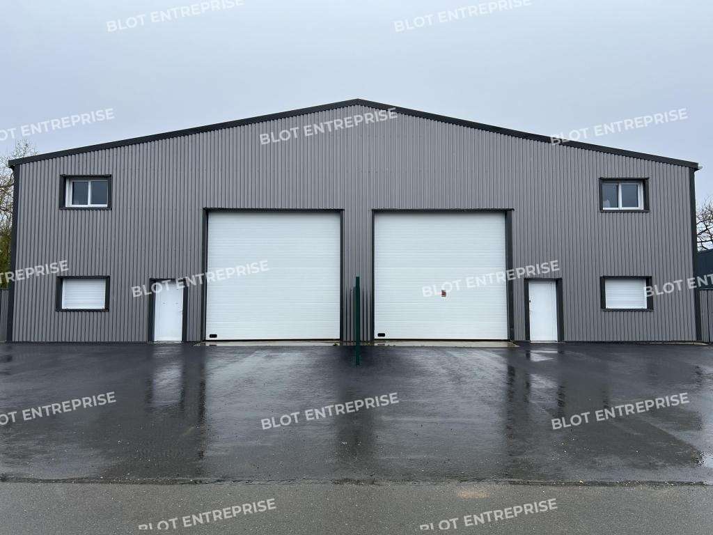 A louer cellules activités divisibles 450m² Bréal