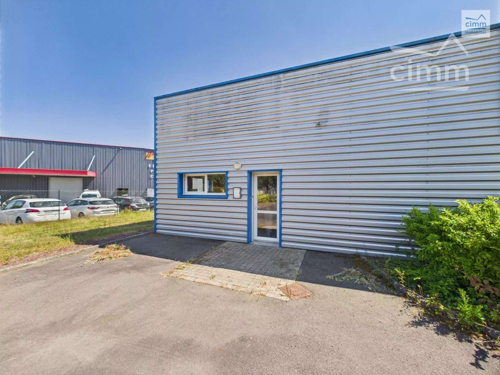 Local commercial 32m² à louer à Bourg-des-Comptes