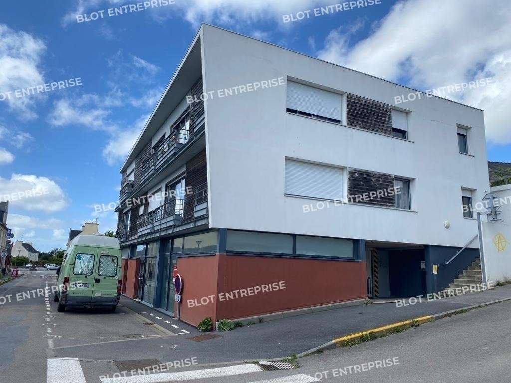 A louer bureaux PMR 93m² à Loperhet centre bourg