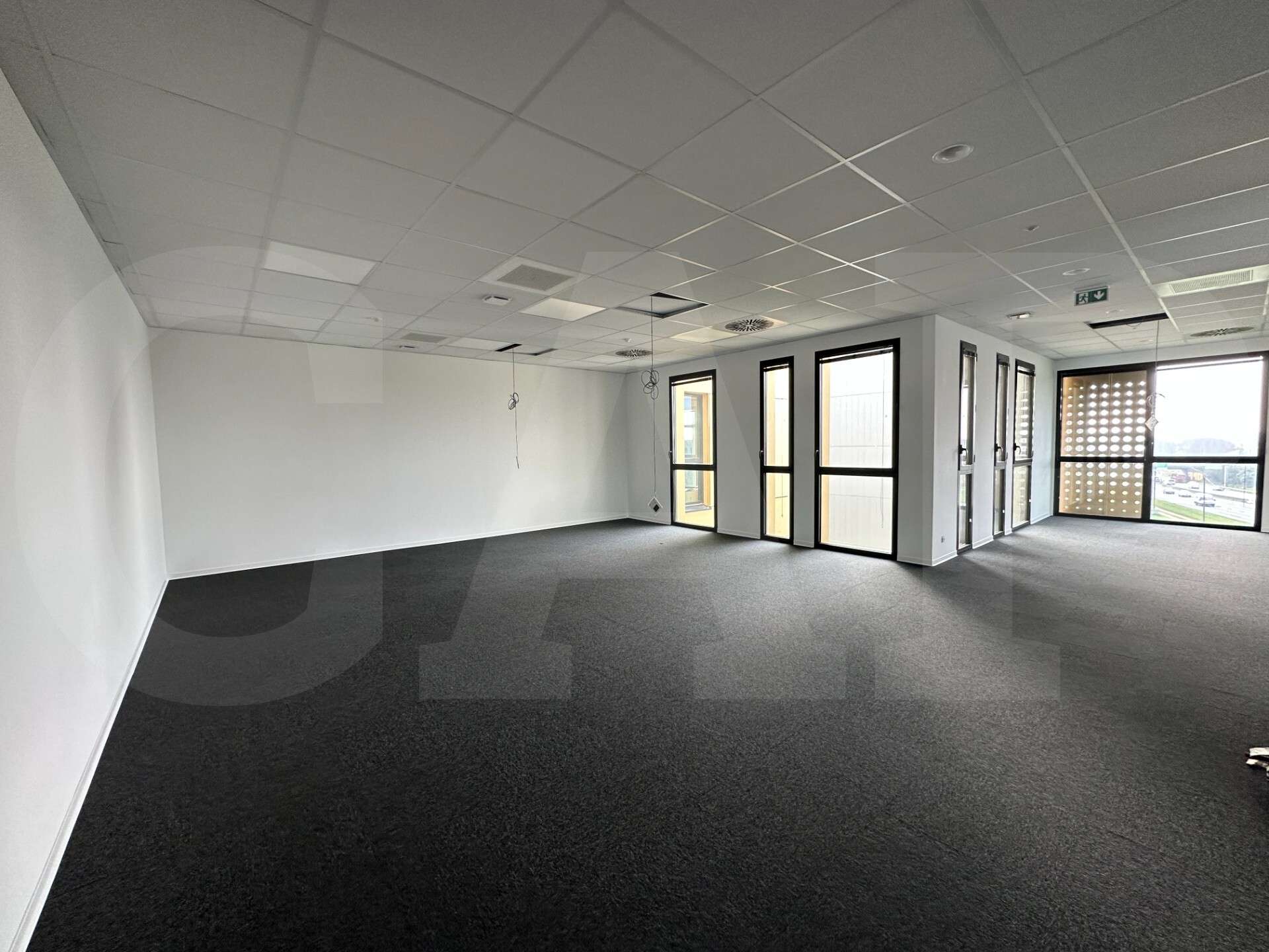 Bureaux neufs 165m² à louer à Rennes Atalante 