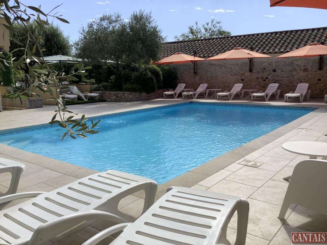 Vente hôtel bureau emplacement privilégié Ardèche