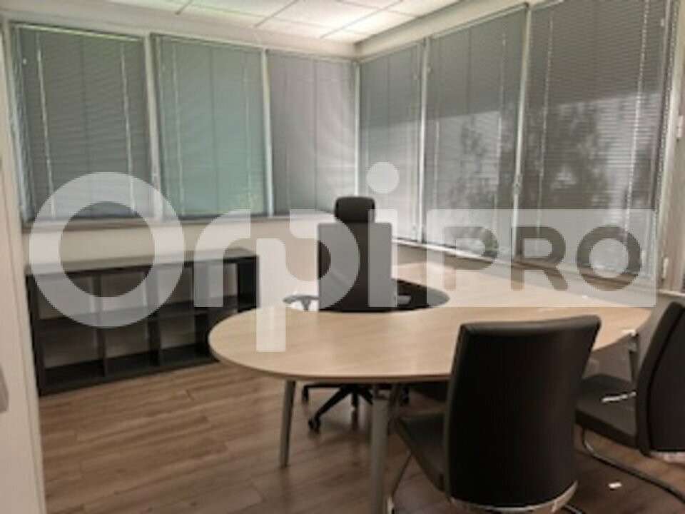 Bureau 114m² RDC à vendre à Lissieu