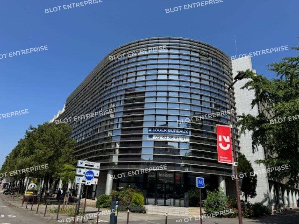 A louer bureaux divisibles 843m² Île de Nantes