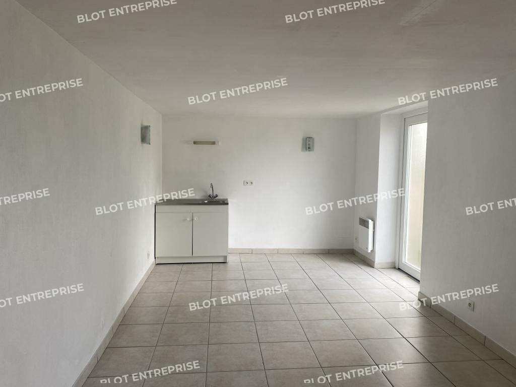A louer plateau de bureaux 92m² à Lanvallay