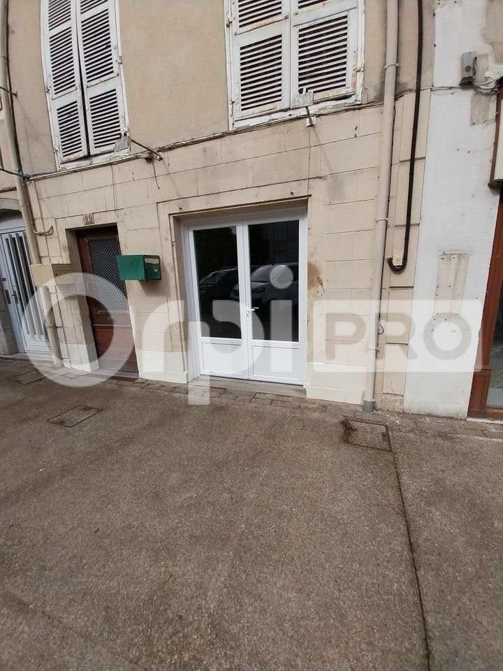 Bureau 28m² à louer à Saint-Yrieix-la-Perche