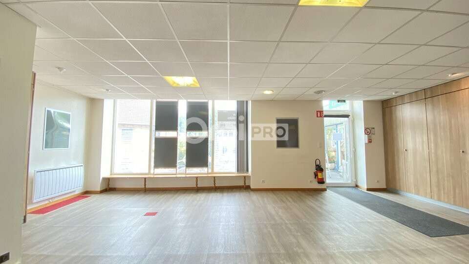 Bureau 89m² à vendre en centre-ville d'Orbey