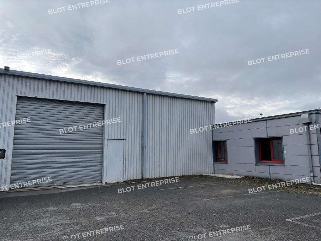 A louer locaux d'activités 350m² à Couëron