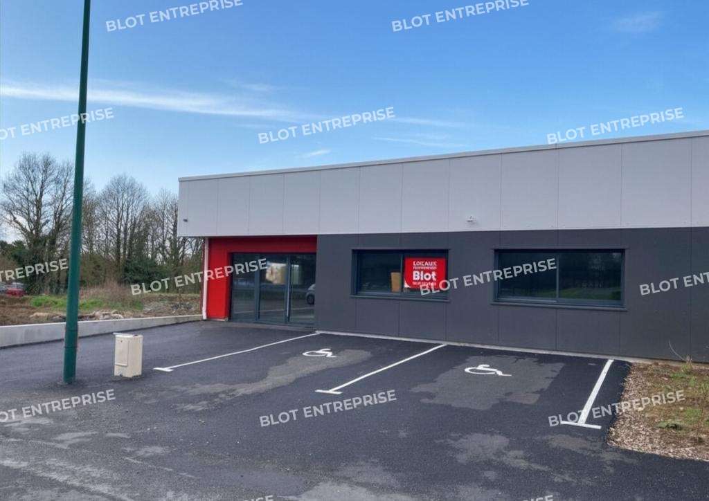 A louer local d'activités 403m² à Saint Thuriau