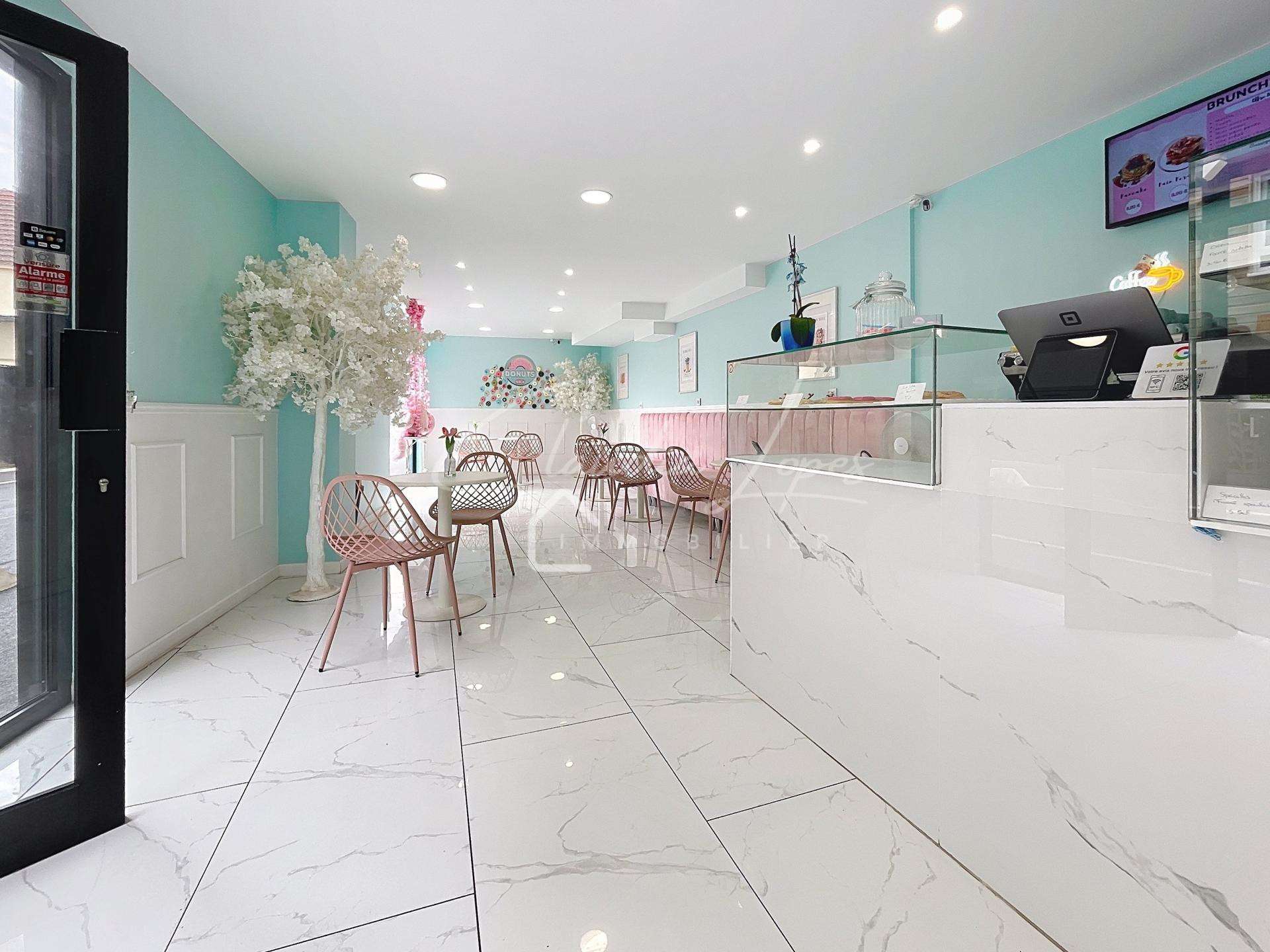 Vente magnifique bar à desserts à Sarcelles