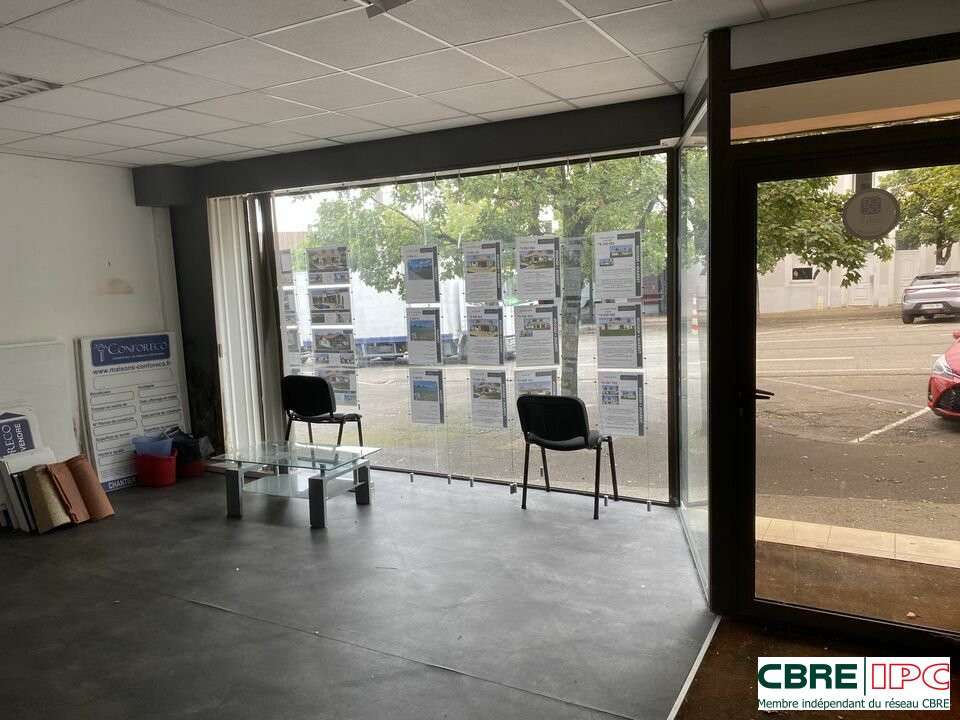 A louer local commercial de 138m² à Mont de Marsan