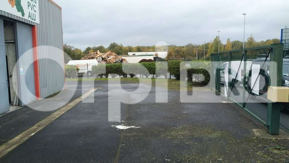 Local d'activité de 295m² à louer à Cormontreuil
