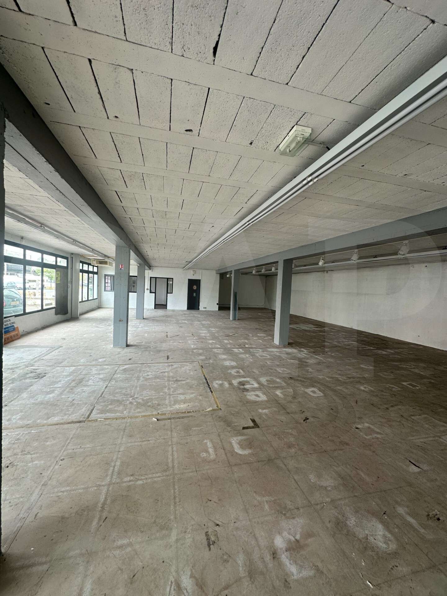 A louer local d'activité de 550m² au sol à Quévert