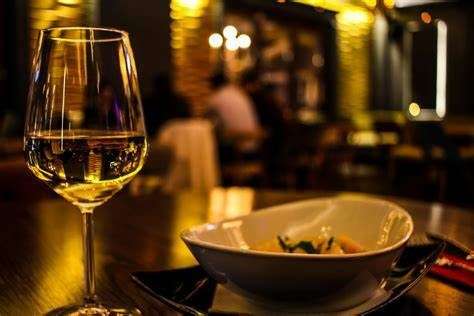 Vente restaurant centre ville retro littoral 85