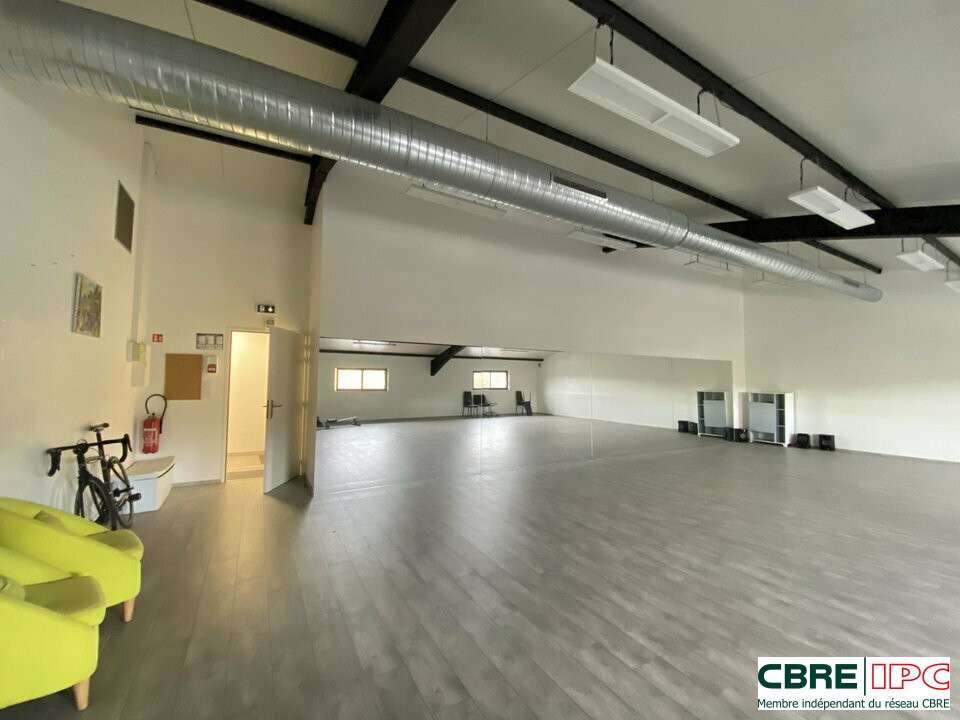 Location bureaux de 110m² en R+1 à Biarritz Docks