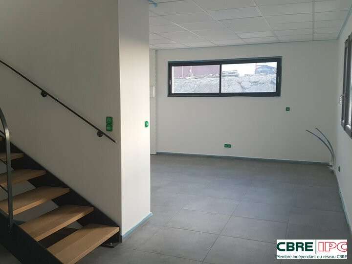 Location bureaux 120m² sur 2 niveaux à Larressore