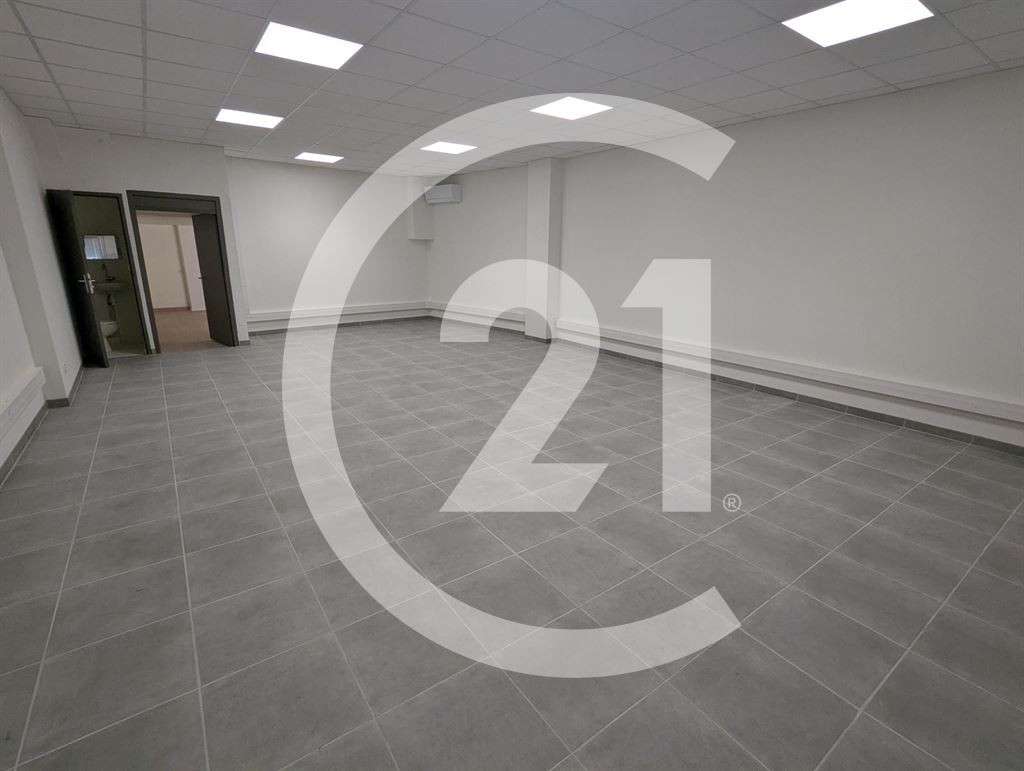 A louer local rénové 80m² à Romans, Av Duchesne