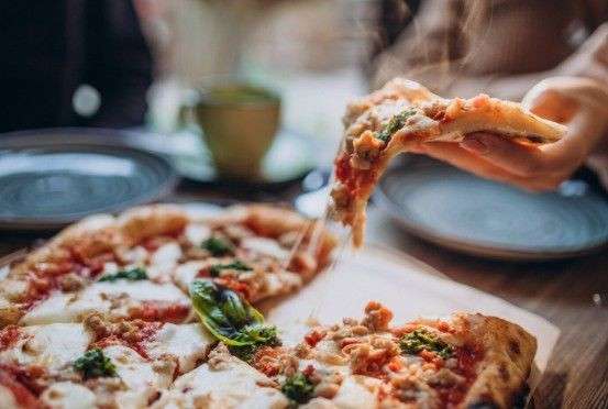 Cède pizzeria + distributeur prox de La Rochelle