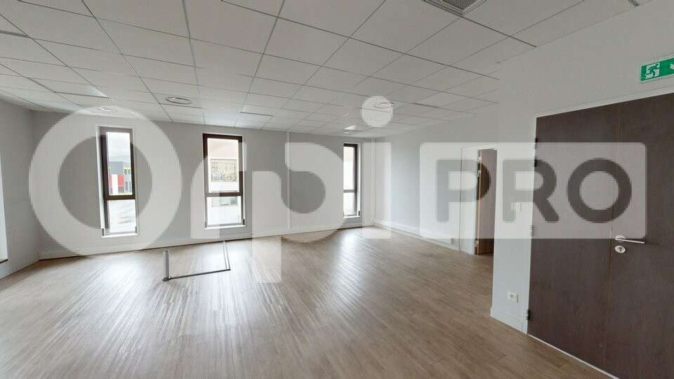 A louer bureaux 214m² à Neuville/Saône Av Carnot 