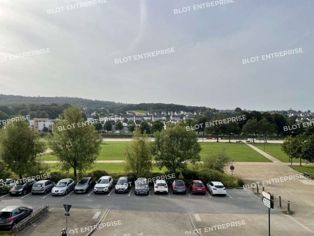 A louer bureaux 217m² belle visibilité Landerneau