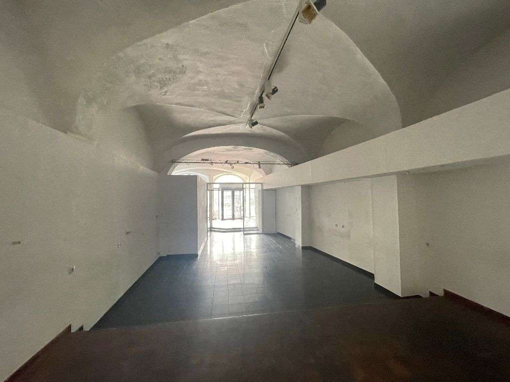 A louer local 164m² quai Saint-Antoine à Lyon 1er
