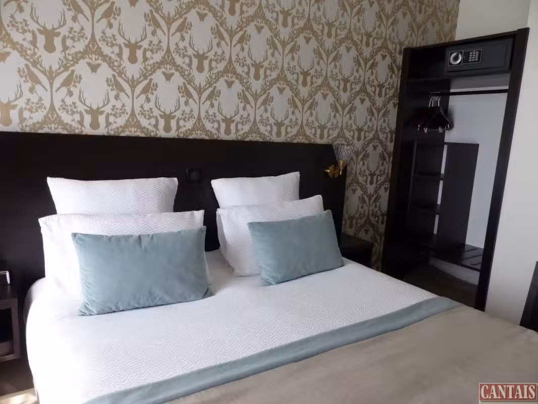 Vente hôtel bureau bar lic 4 sur axe Orléans Tours