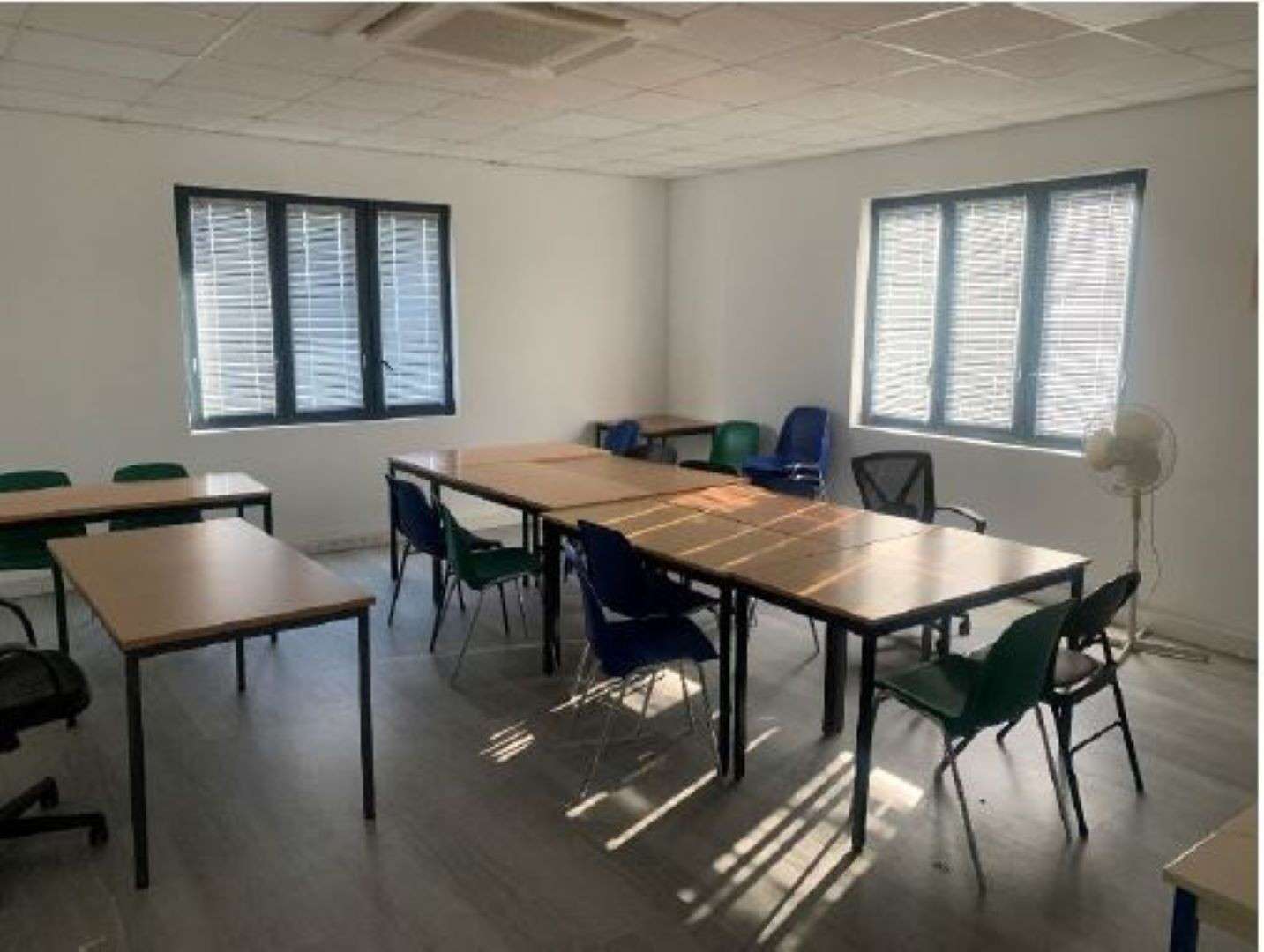A louer local commercial 790m² à Laval